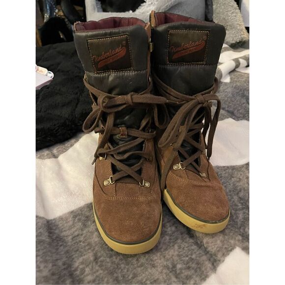 Timberland Deering Puffy Lace Up Boot. Women's size 9. - Picture 11 of 13